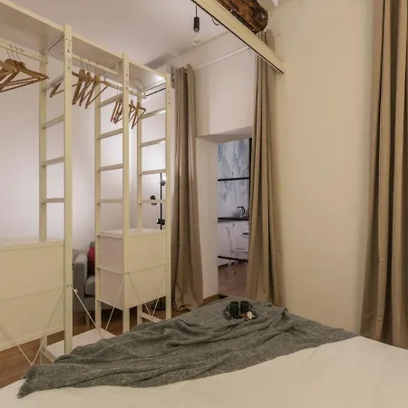 The Best Rent - Cozy Two-bedroom In Via Dei Condotti Apartment