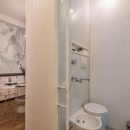 The Best Rent - Cozy Two-bedroom In Via Dei Condotti Apartment *