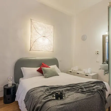 The Best Rent - Cozy Two-bedroom In Via Dei Condotti Apartment *
